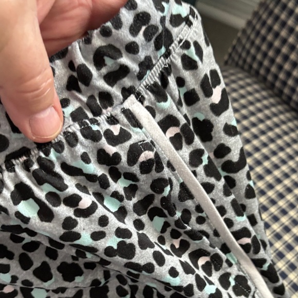 Cuddl Duds Black and Leopard Print Pajama Set - Picture 4 of 5